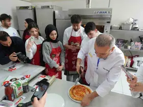 Şampiyon şeften uygulamalı pizza eğitimi
