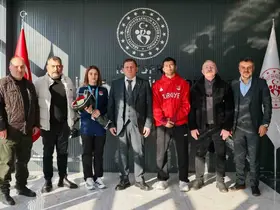Şampiyonlara coşkulu karşılama
