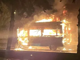 Samsun’da minibüs alev alev yandı
