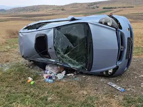 Samsun’da otomobil şarampole devrildi: 1’i bebek 3 yaralı
