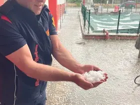 Sandıklı’da dolu yağışı etkili oldu
