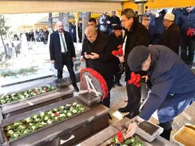 SANKO’nun kurucusu Sani Konukoğlu, mezarı başında anıldı
