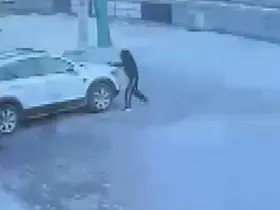 Şanlıurfa’da aynı gün iki iş yerine silahlı saldırı kamerada

