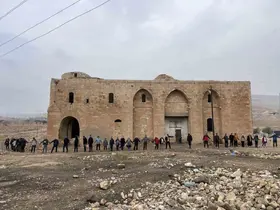 Şanlıurfa’da doğa tutkunları tarihi Germuş Kilisesi için yürüdü
