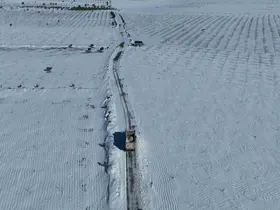 Şanlıurfa’da kapanan kırsal mahalle yolları iş makineleri ile açılıyor
