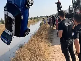 Şanlıurfa’da otomobil dereye uçtu: Sürücü kayboldu
