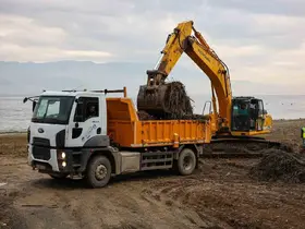 Sapanca Gölü kıyılarında ekosistemi koruyan temizlik
