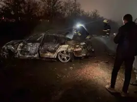 Şarampole uçan otomobil alev aldı: Canlarını son anda kurtardılar
