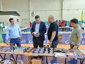 Sarıgöl’de binlerce kitap öğrencilerle buluştu
