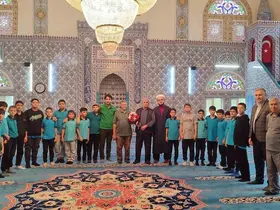 Sarıgöl’de öğrencilerden din görevlilerine çiçekli teşekkür
