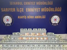 Sarıyer’de bir AVM’de 1 milyon TL’lik sahte dolar bozdurmaya çalışan şahıs yakalandı
