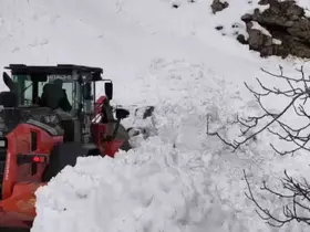 Sason’da kapanan mezra yolları ulaşıma açıldı
