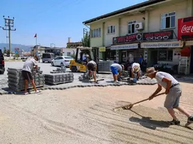 Şehir Hastanesi yoluna parke taşı çalışması
