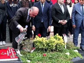 Şehit Öğretmen Aybüke Yalçın kabri başında dualarla anıldı
