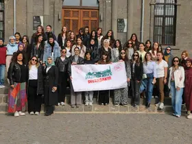 Şehit ve gazi kızları Diyarbakır’ın tarihi mekanlarını geziyor