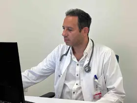 Şekerli yiyecekler ve çiçekli kıyafetler arı sokması riskini artıyor
