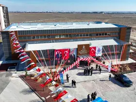 Selçuklu Fen Lisesi Kapalı Spor Salonu ve Suni Çim Saha’nın resmi açılışı gerçekleştirildi