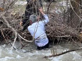 Şemdinli’de dereye düşen çocuk için seferberlik başlatıldı
