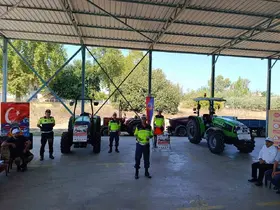 Serik’te jandarmadan tarım aracı sürücülerine eğitim
