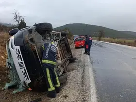 Servis aracının yan yatmasıyla 9 kişi yaralandı
