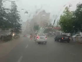 Seydişehir’de sağanak etkili oldu, iş yerlerini su bastı
