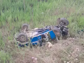 Seyir halinde kilitlenen patpatla kaza yaptı: 1 yaralı
