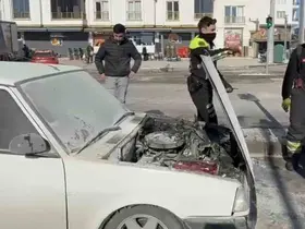 Seyir halindeki FIAT otomobil yandı
