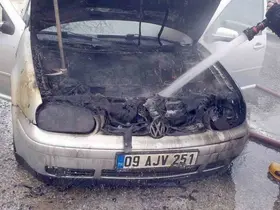 Seyir halindeki otomobil alev aldı
