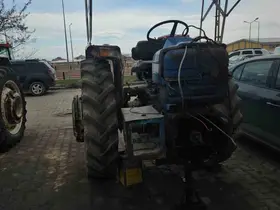 Sezon öncesi tamircilerde traktör yoğunluğu
