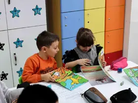 Sıfır Atık Günü’nde öğrencilere kitap seti hediyesi