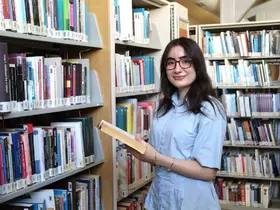 Şiirle Avrupa’nın zirvesine çıktı
