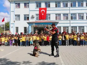 Siirt’te 600 öğrenciye trafik ve siber güvenlik eğitimi verildi
