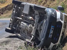 Siirt’te hastaya giden ambulans devrildi
