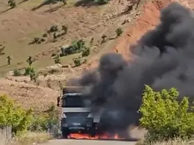 Siirt’te kamyon yangını: Sürücü son anda kurtuldu
