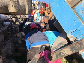 Siirt’te traktör devrildi: 2 ölü, 1 yaralı
