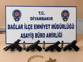 Silahlı kavgaya bakan polis, hem şahısları yakaladı hem de silahları ele geçirdi
