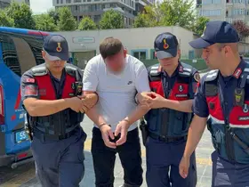 ’Silahlı tehdit’ suçundan 9 yıl hapis cezası ile aranan şahıs yakalandı
