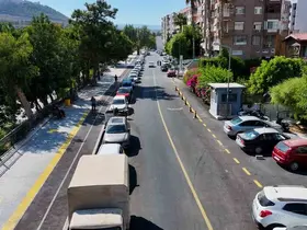 Silifke’nin en işlek caddesi Abdi İpekçi modern asfaltla yenilendi
