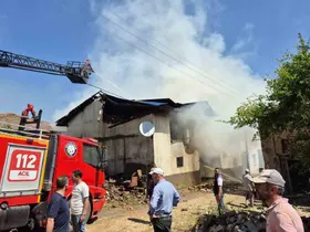 Simav Aksaz köyünde korkutan yangın
