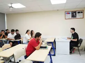 Sınavlara ücretsiz kurslarla hazırlanıyorlar

