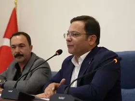 Sındırgı Belediye Başkanı Sak’a gazetecilerden büyük tepki
