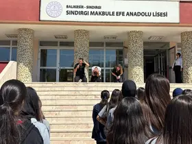 Sındırgı’da öğrenciler deprem bilinciyle yetişiyor
