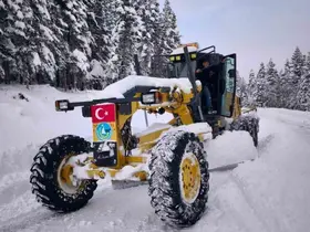 Sinop’ta karla mücadele: 4 bin km yol açıldı

