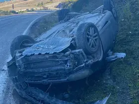 Sinop’ta otomobil takla attı: 2 yaralı
