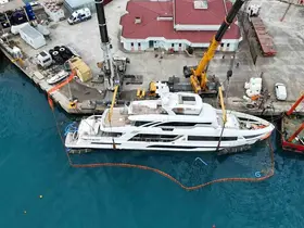 Sinop’ta yan yatan lüks yat kurtarıldı
