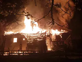 Sinop’ta yangın: 2 katlı ev, ahır, ambar kül oldu

