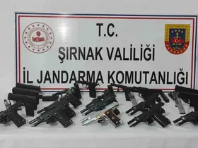 Şırnak’ta 3 tır içerisinde silah ve uyuşturucu ele geçirildi
