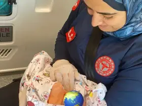 Şırnak’ta anne hastaneye yetişemedi, sağlık ekibi bebeği ambulansta doğurttu
