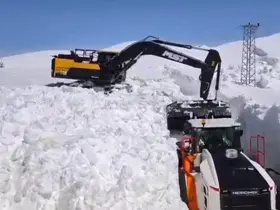Şırnak’ta nisan ayında kar esareti sürüyor

