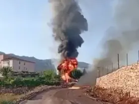 Şırnak’ta yol çalışmasında hasar gören petrol borusu alev aldı
